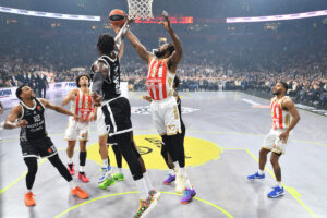 Bum: Košarkaš napustio Crvenu zvezdu i prelazi u Partizan! Ovo se ne viđa često (FOTO) Derbi