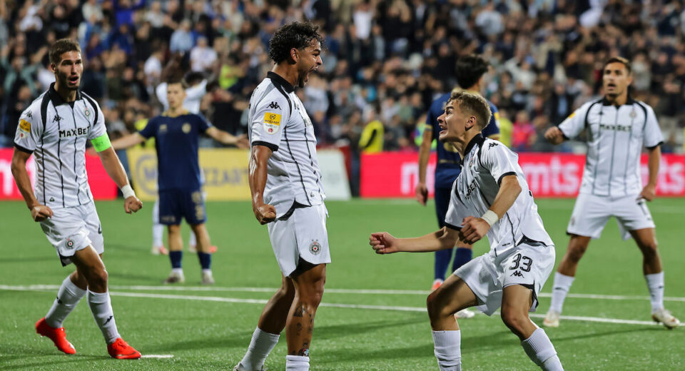 Fudbalski šampionati na našim prostorima retko donose okršaje koji po dinamici, sadržajnosti i dramatičnosti podsećaju na najbolje evropske lige. Međutim, okršaj između Radnika i Partizana u Surdulici demantovao je sve skeptike i pružio fudbalsku predstavu o kojoj će se dugo pričati u sportskim krugovima.